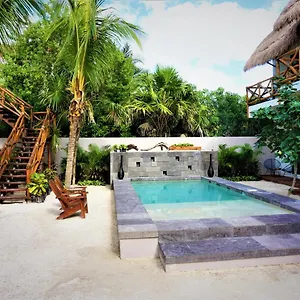 La Puerta Azul Beachfront - Adults Only מלון